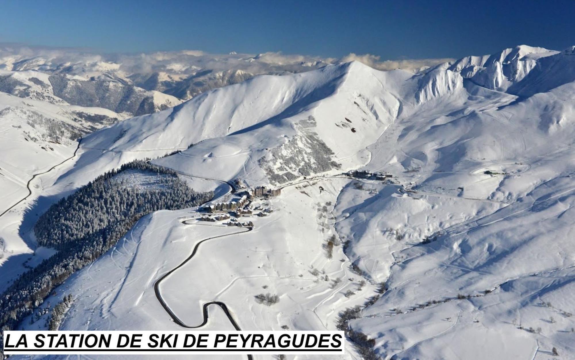 Chalets de Las Costes: Rustic Forest Retreat near Loudenvielle Ski Slopes Exterior photo
