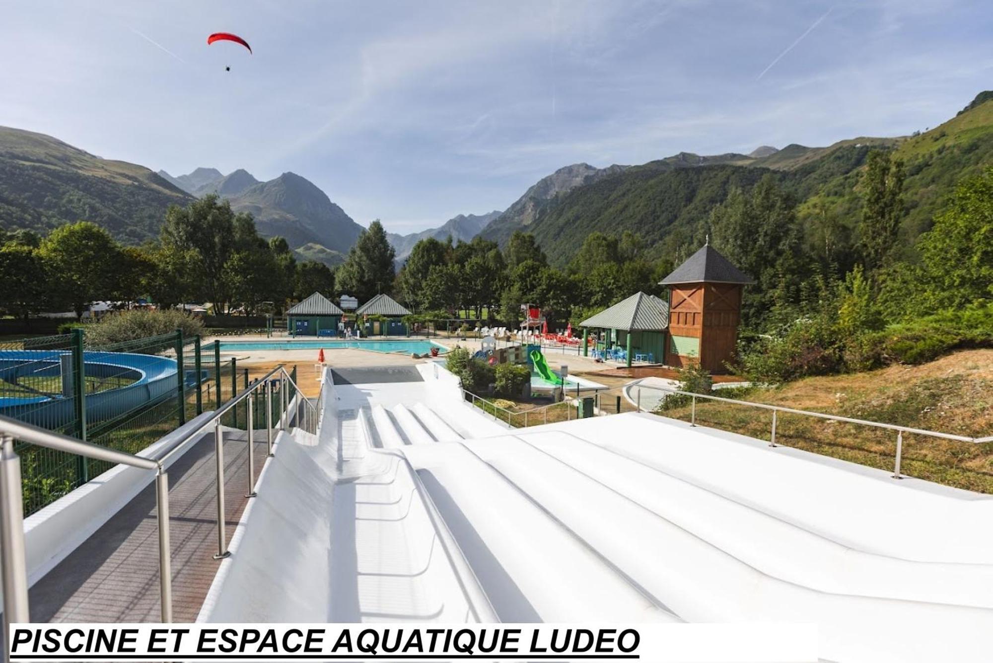 Chalets de Las Costes: Rustic Forest Retreat near Loudenvielle Ski Slopes Exterior photo