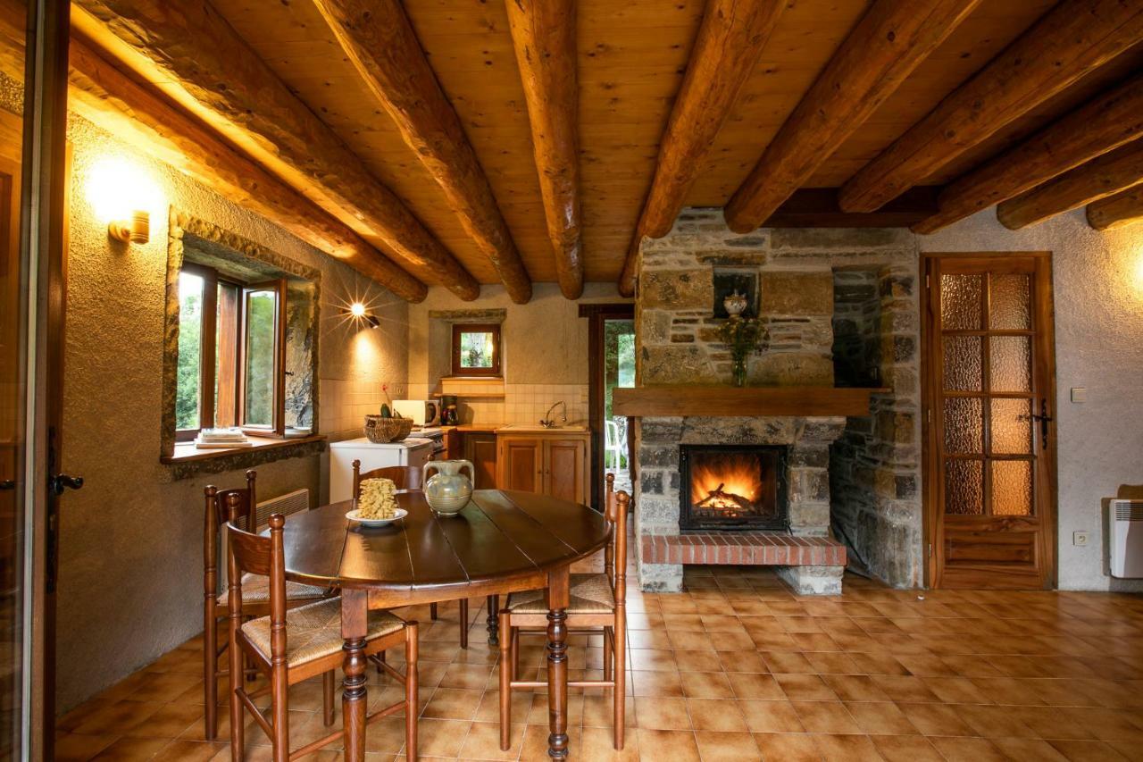 Chalets de Las Costes: Rustic Forest Retreat near Loudenvielle Ski Slopes Exterior photo