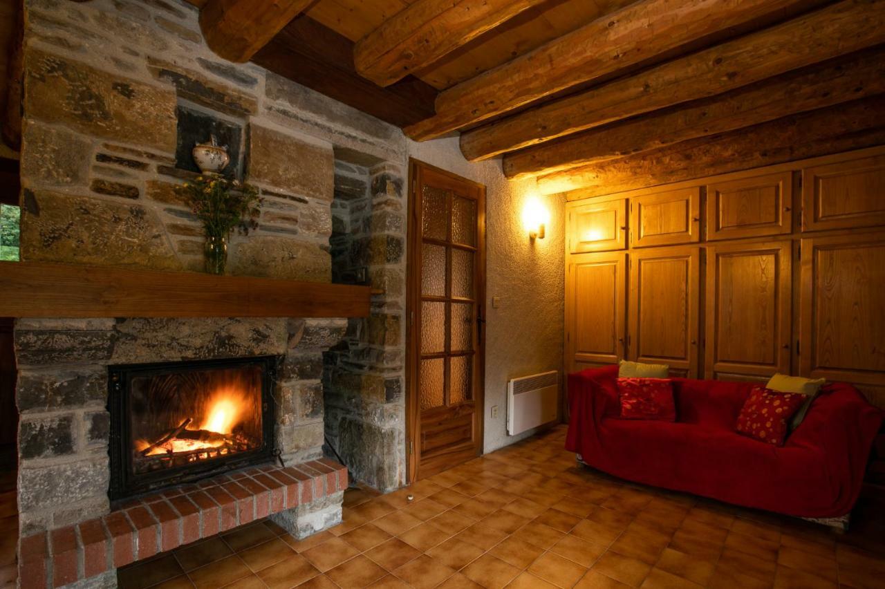 Chalets de Las Costes: Rustic Forest Retreat near Loudenvielle Ski Slopes Exterior photo