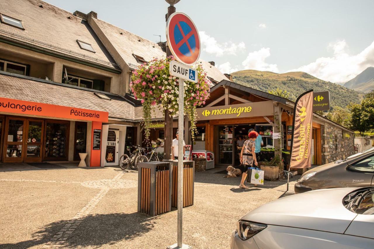 Chalets de Las Costes: Rustic Forest Retreat near Loudenvielle Ski Slopes Exterior photo